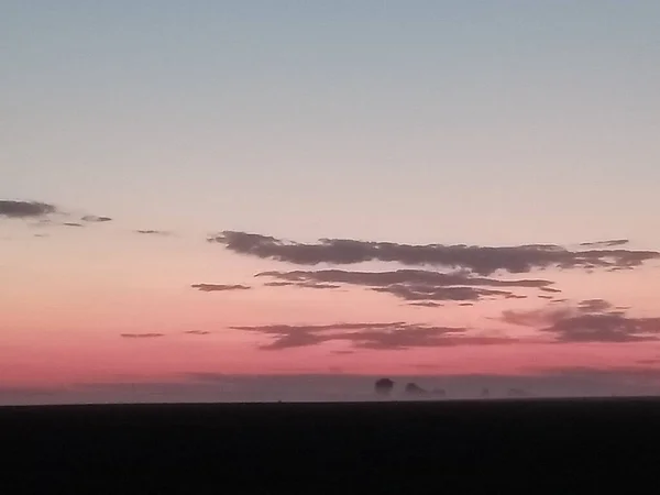 Pôr Sol Com Nuvens Brilhantes — Fotografia de Stock