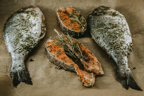 Biberiyeli kırmızı balık. 