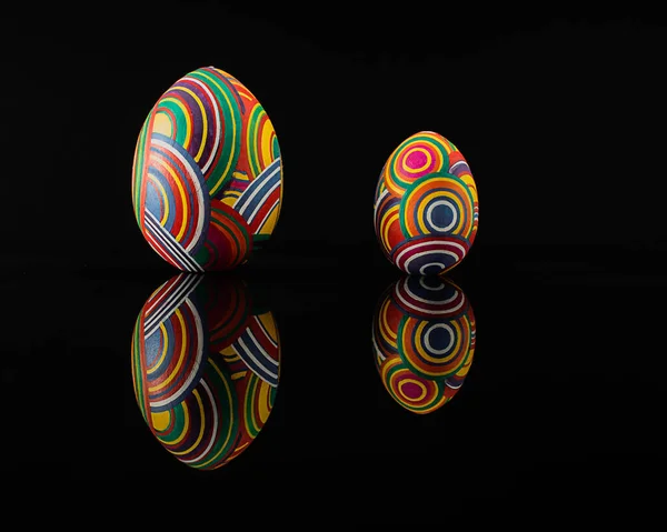 Paskalya yumurtaları ve Paskalya tavşanı. El yapımı iş. Site için arkaplan.