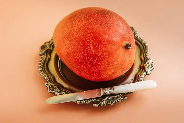 Dojrzałe Mango Kolorowym Tle Nadaje Się Reklamy Owoców Sklepie — Zdjęcie stockowe