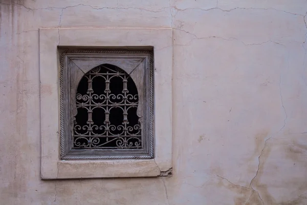 Janela tradicional, Marraquexe, Marrocos — Fotografia de Stock