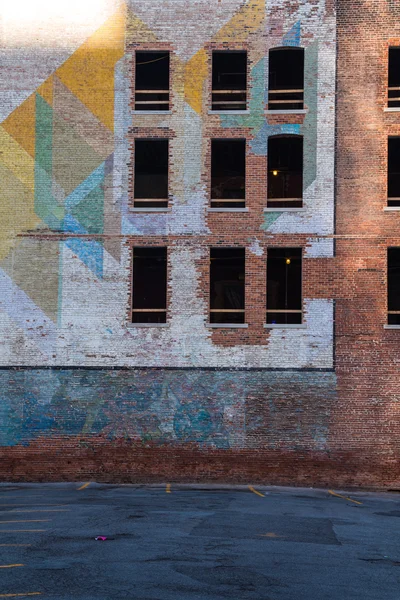 Detroit'te bina terkedilmiş tuğla