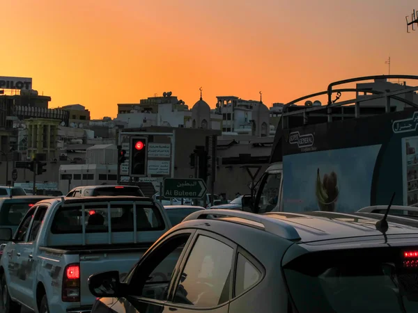 Traffico serale a Dubai — Foto Stock