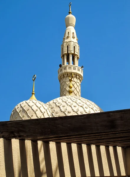 Minaret mešity Jumeirah v Dubaji — Stock fotografie