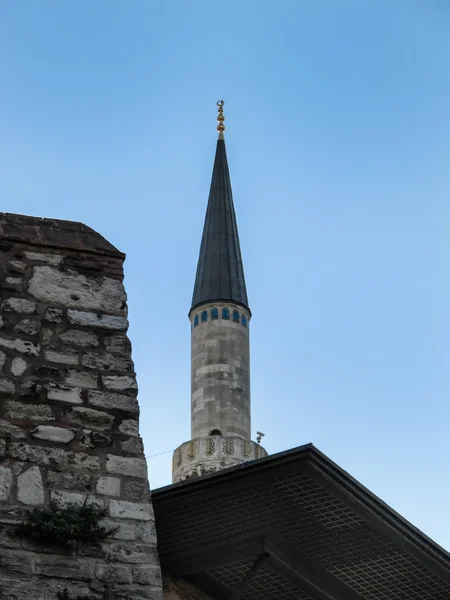 Minaret in Istanbul — Stock Photo, Image
