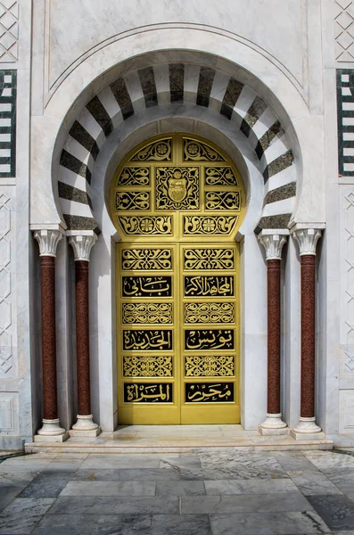 Cancello decorativo nel Mausoleo di Monastir, Tunisia — Foto Stock