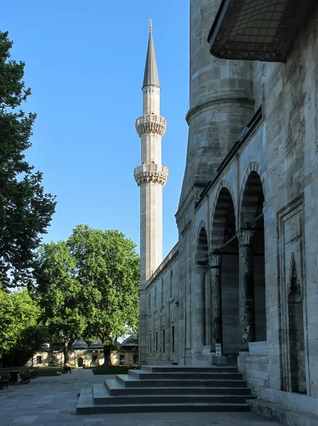 Minaret of Süleymaniye Mosque in Istanbul, Turkey — Stock Photo, Image