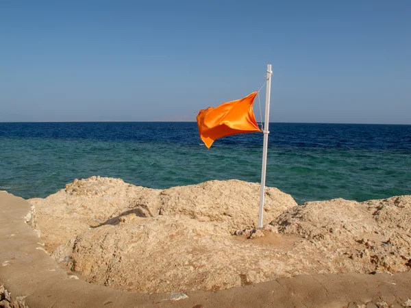 Aviso de bandera roja en el Mar Rojo, Egipto —  Fotos de Stock