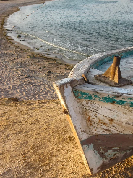 Bateau sur la plage — Photo