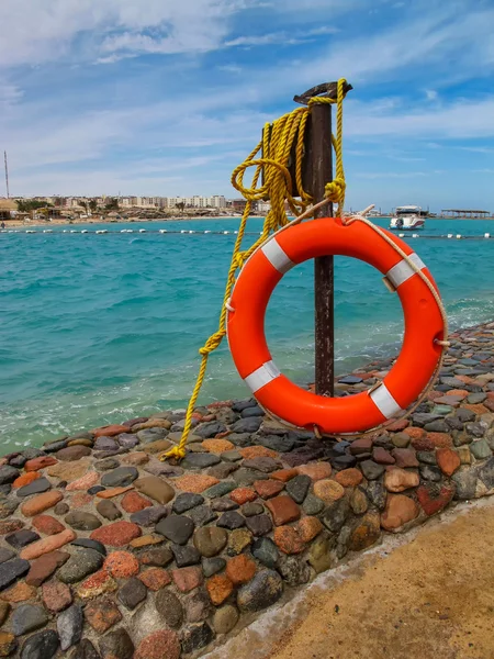 Playa con salvavidas en Hurghada, Egipto —  Fotos de Stock