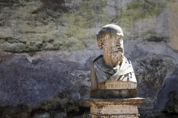 Estatua de Stesicoro, Roma, Italia Imágenes De Stock Sin Royalties Gratis