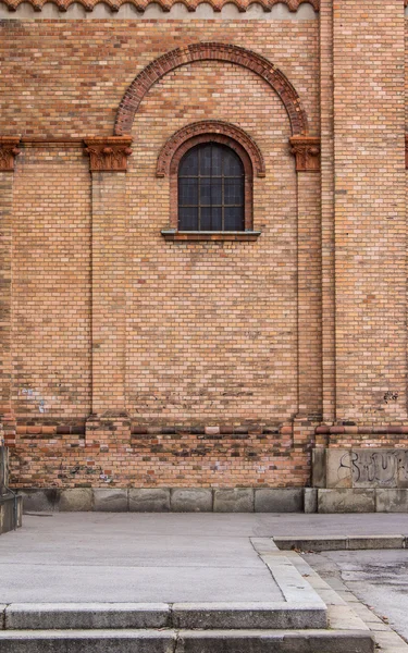 Detalhes da igreja de tijolos, Viena, Áustria — Fotografia de Stock