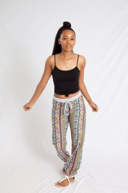 Güzel kadın ciddileşiyor.