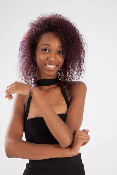 Preciosa Mujer Negra Con Una Sonrisa —  Fotos de Stock