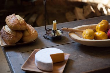 Masada yemek hazır.