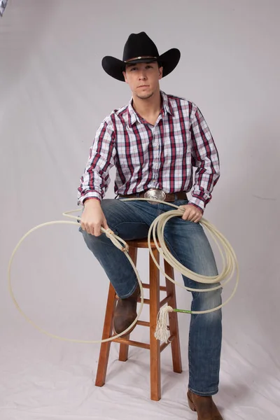Cowboy Descansando Com Laço — Fotografia de Stock