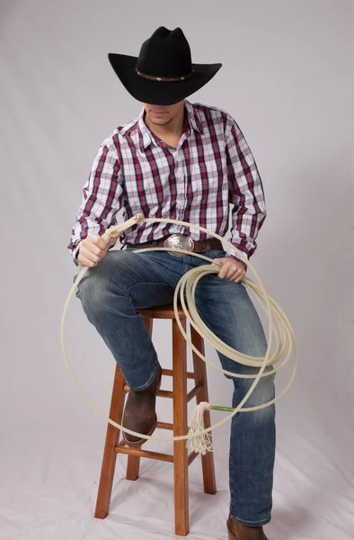 Cowboy Descansando Com Laço — Fotografia de Stock