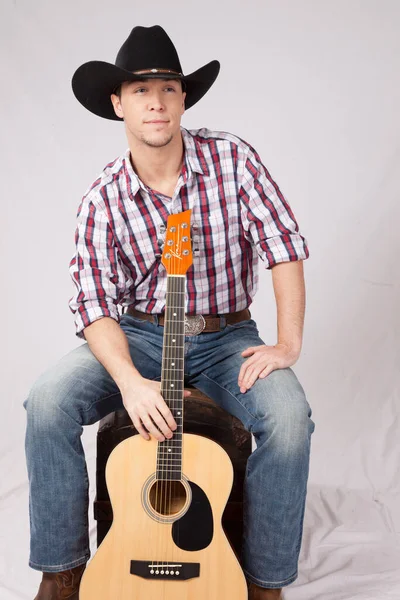 Cowboy Smile Holding Guitar —  Fotos de Stock