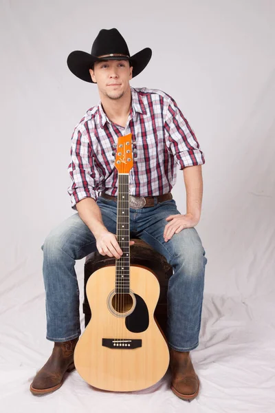 Cowboy Smile Holding Guitar —  Fotos de Stock