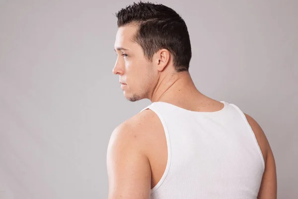 Hombre Pensativo Una Camiseta — Foto de Stock