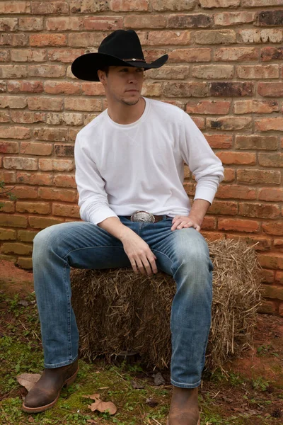 Cowboy Sentado Fardo Feno — Fotografia de Stock