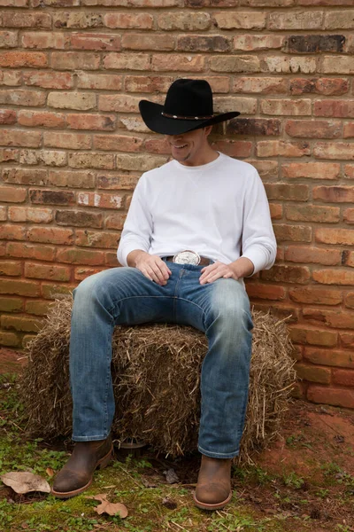 Cowboy Egy Bála Széna — Stock Fotó