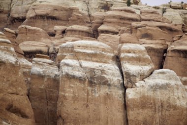 Doğada batı taş oluşumları