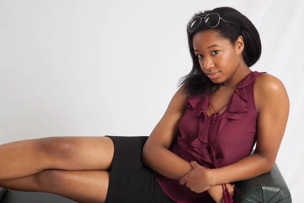 Thoughtful Woman Reposing Bench — Stock Photo, Image