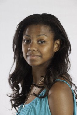 Gülümseyen Mutlu Siyah Kadın