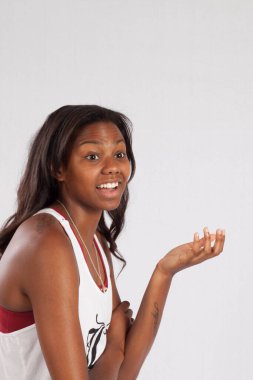 Gülümseyen Mutlu Siyah Kadın