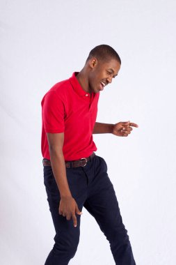 Dans eden mutlu siyah adam