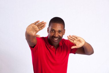 Dans eden mutlu siyah adam