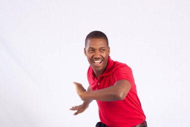 Dans eden mutlu siyah adam