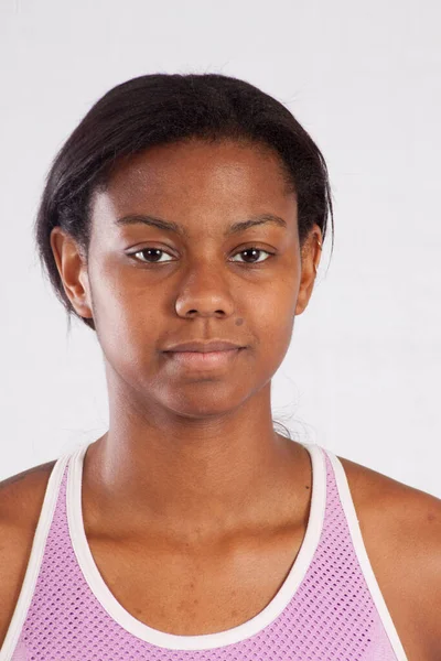 Güzel siyah kadın Dalgın görünüyor