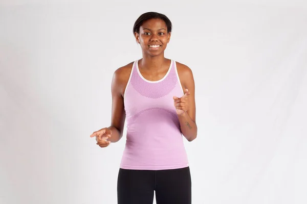 Mujer Negra Feliz Con Una Sonrisa — Foto de Stock