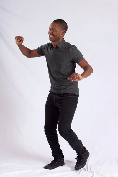 Feliz Hombre Negro Bailando —  Fotos de Stock