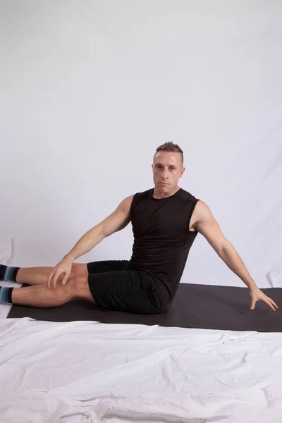 Handsome Man Stretching His Muscles — Stock Photo, Image