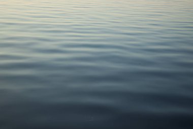 Dalgalı suyun soyutlanması