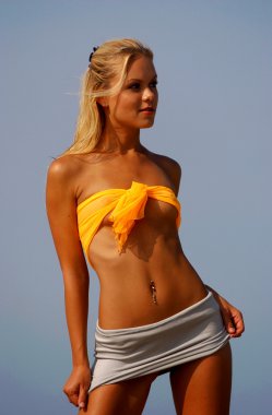 Sarı katıksız atkı gri şalter şirin gökyüzü seks oyunları ve ön sevişme için uzay kıyafetinin ön sevişme ince ince cam şekli doğal kışkırtıcı güzellik sıkı ton atletik karnı.