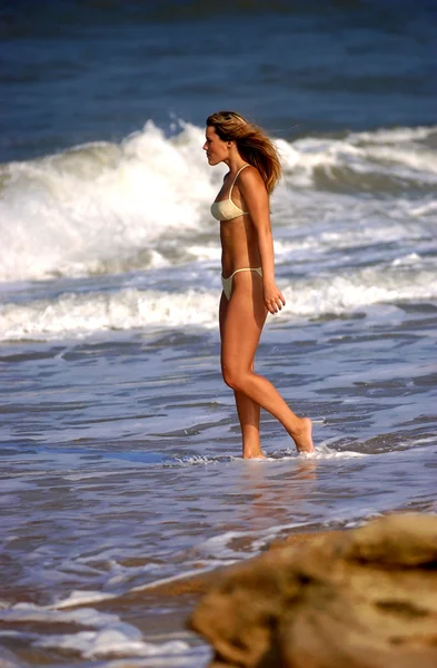 Derin mavi okyanus dalgaları - Model abanoz P - Bikini çekimleri