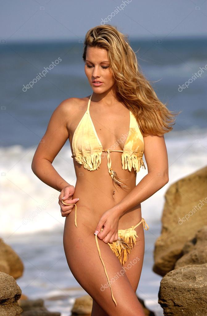 Custom Leather Handmade Bikini model Ebony shows It off well while