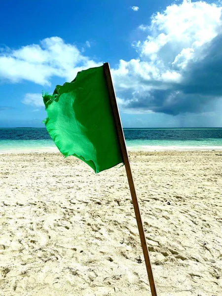 Zelená Vlajka Pobřeží Karibiku — Stock fotografie