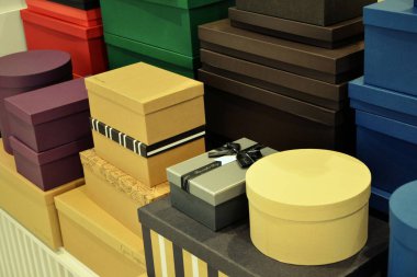 Olağanüstü bir kutlama için hediye kutuları. Hediyeler. Kutlama