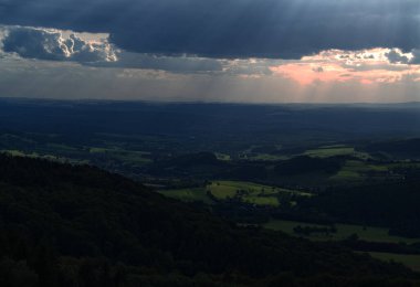 Almanya 'da günbatımında güzel manzara.
