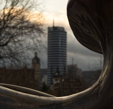 Gün batımında Jena 'da yaratıcı bir sokak fotoğrafı.