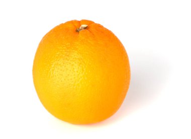 Portakal dilimleri ve beyaz arka planda izole edilmiş portakal meyveleri..