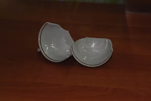 düşük bir anahtar kırık Kupası