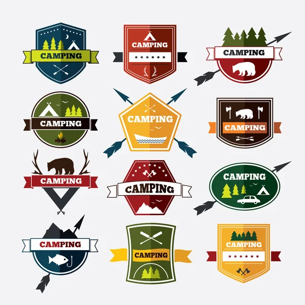 Set di logo vintage per campeggio e attività all'aperto — Vettoriale Stock