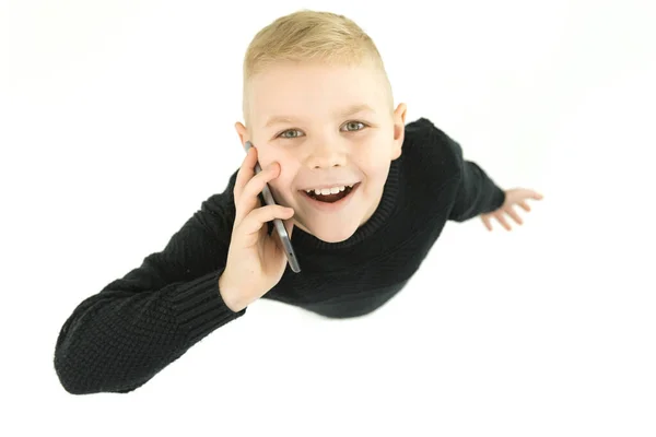 Telefono Del Ragazzo Felice Sullo Sfondo Bianco Vista Dall Alto — Foto Stock