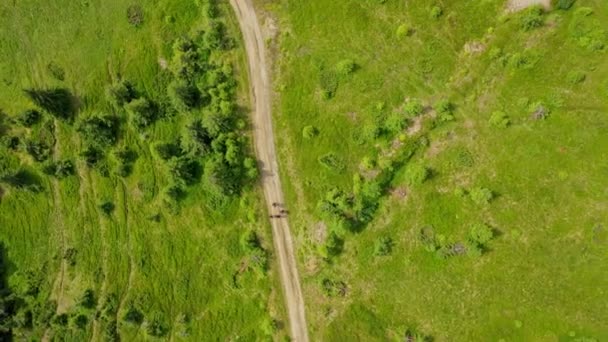 Vuelo Sobre Las Personas Que Caminan Carretera Montaña Hiperlapso — Vídeos de Stock